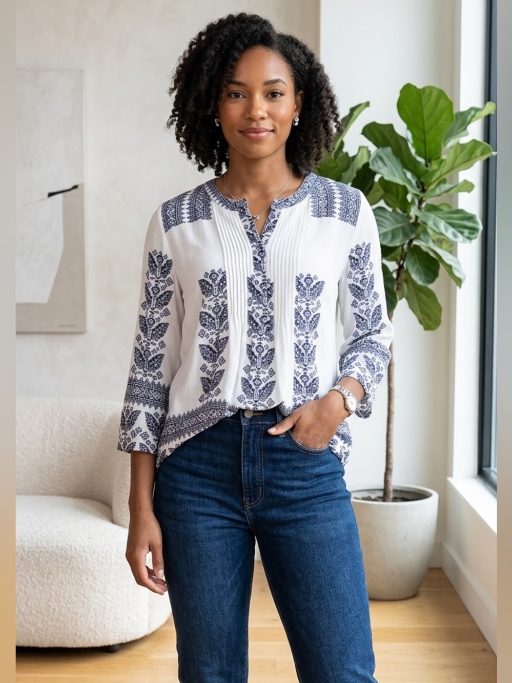 Pale Sky || Women's Amely Split Neck Top, White/Navy Small size PS